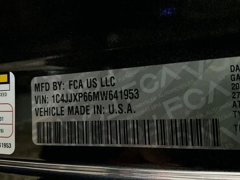 Used 2021 Jeep Wrangler Unlimited Sahara image 32