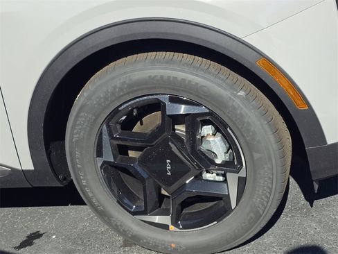 New 2026 Kia Sportage EX image 8