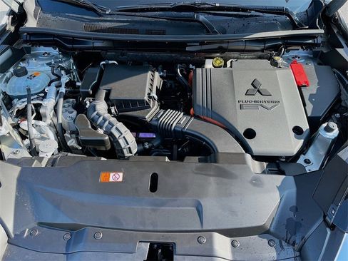 New 2025 Mitsubishi Outlander SEL image 32