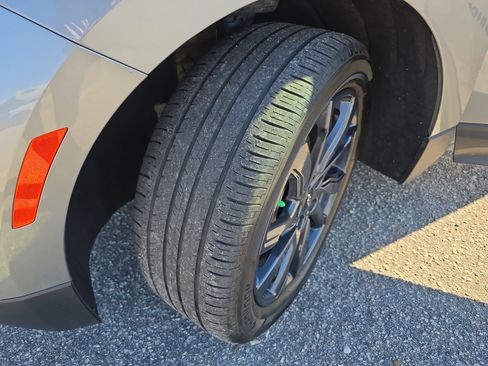 Used 2023 Chevrolet Equinox RS image 33