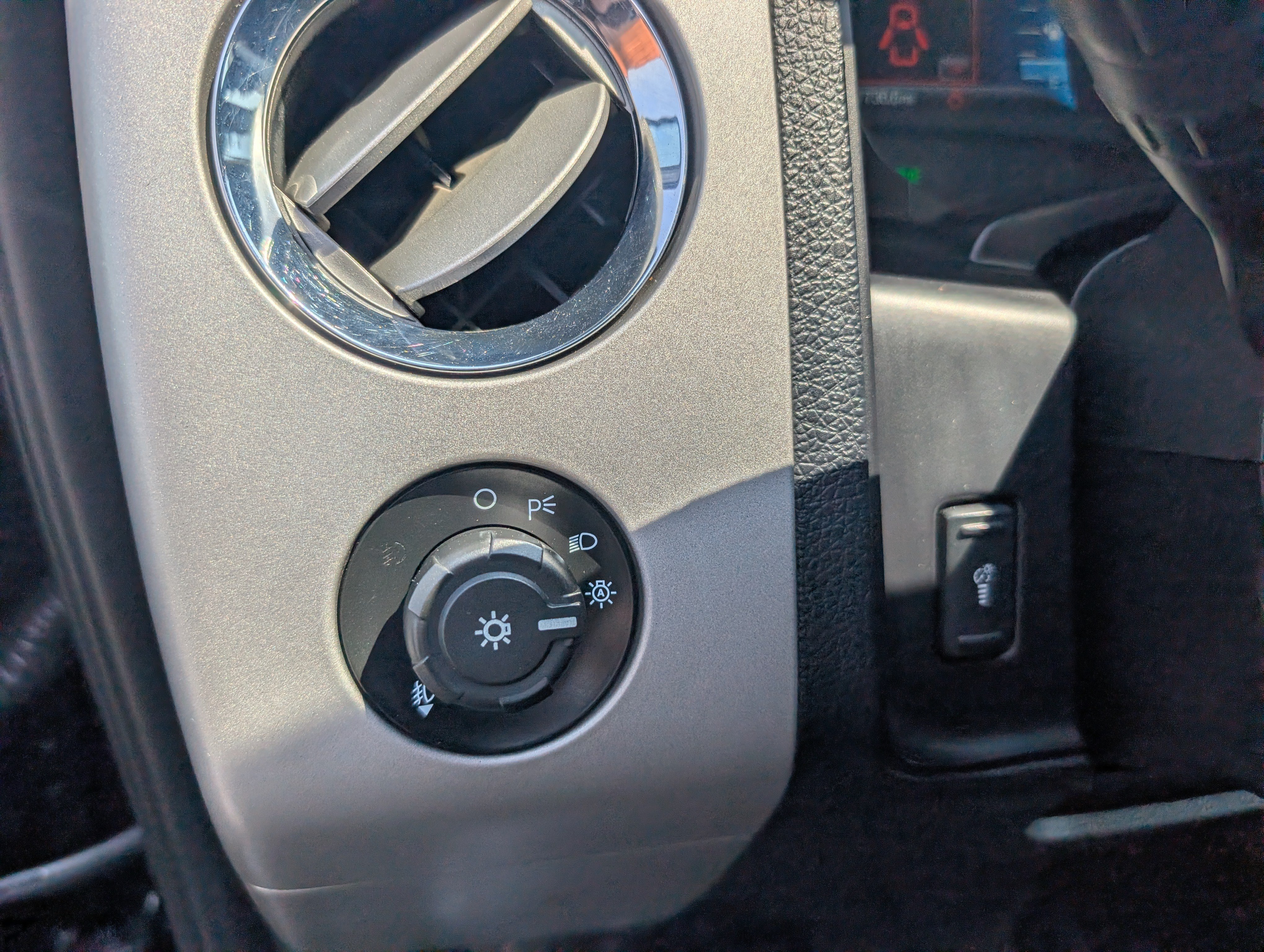 Used 2015 Ford Expedition EL Limited AWD/4WD image 16