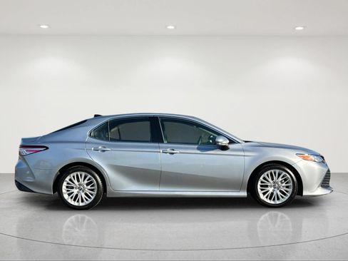 Used 2019 Toyota Camry XLE w/ Driver Assist Package FWD image 6
