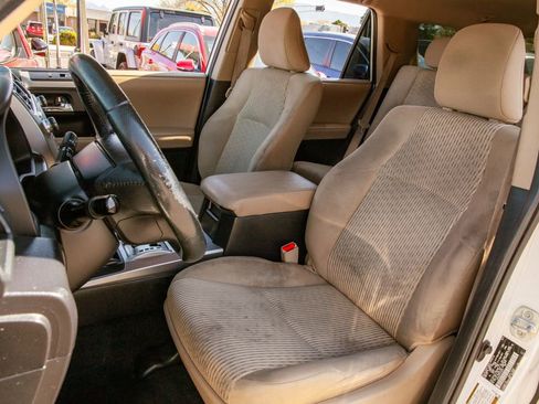 Used 2016 Toyota 4Runner SR5 image 13