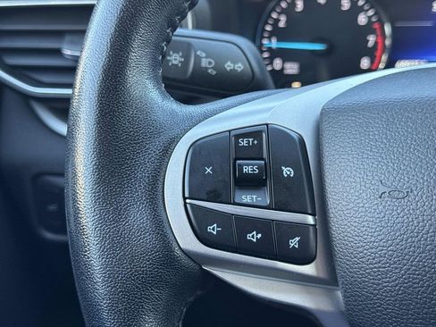 Used 2022 Ford Explorer XLT w/ Equipment Group 202A image 22