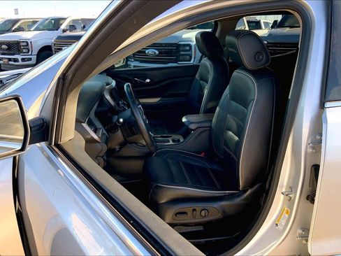 Used 2017 GMC Acadia Denali w/ Technology Package image 8