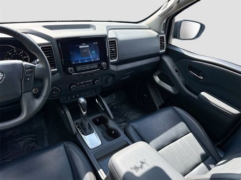 Used 2024 Nissan Frontier SL w/ Technology Package image 24