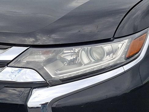 Used 2016 Mitsubishi Outlander AWD image 9