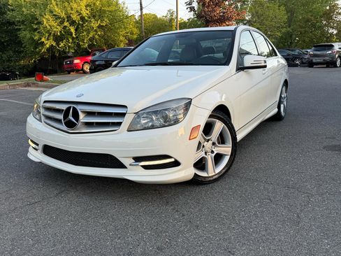 Used 2011 Mercedes-Benz C 300 Luxury image 2