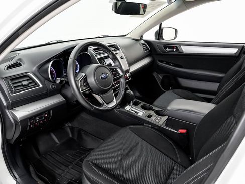 Used 2019 Subaru Outback 2.5i Premium image 4