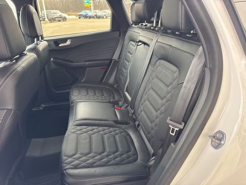 Certified 2024 Ford Escape Platinum w/ Premium Technology Package image 38