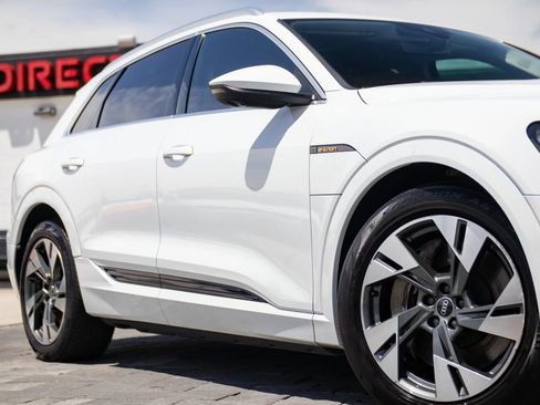 Used 2021 Audi e-tron Premium Plus w/ Premium Plus Package AWD/4WD image 2
