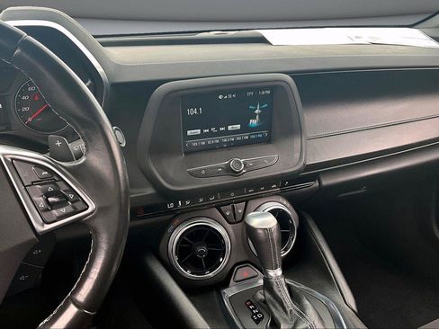Used 2018 Chevrolet Camaro LT RWD image 10
