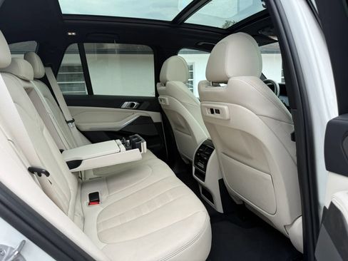 Used 2021 BMW X5 sDrive40i w/ M Sport Package RWD image 24