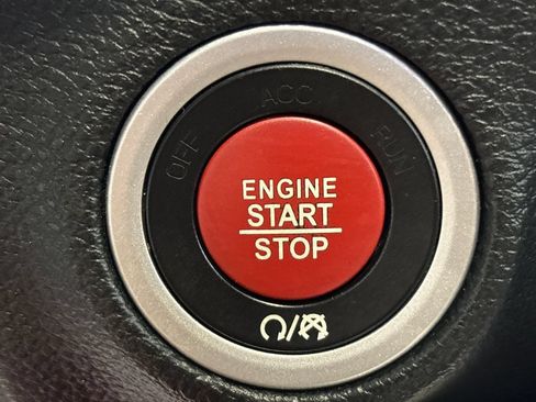 Used 2016 Dodge Challenger SRT Hellcat RWD image 10