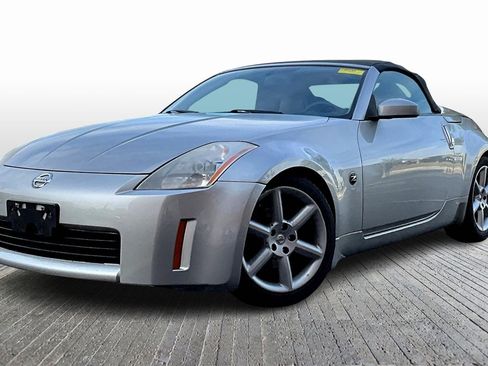 Used 2004 Nissan 350Z Touring image 3