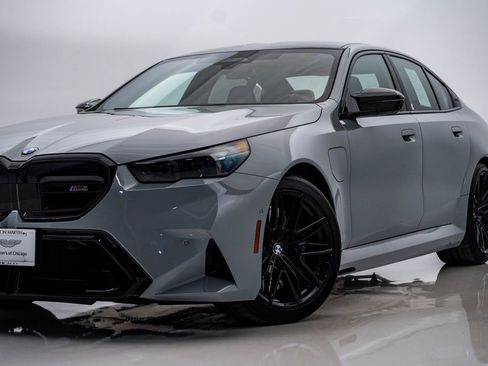 Used 2025 BMW M5 AWD/4WD image 2