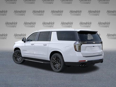 New 2026 Chevrolet Suburban Premier image 5