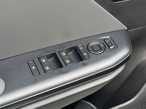 New 2025 Kia K4 LXS image 13