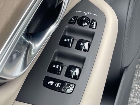 New 2026 Volvo XC90 T8 Plus w/ Protection Package Premier AWD/4WD image 6