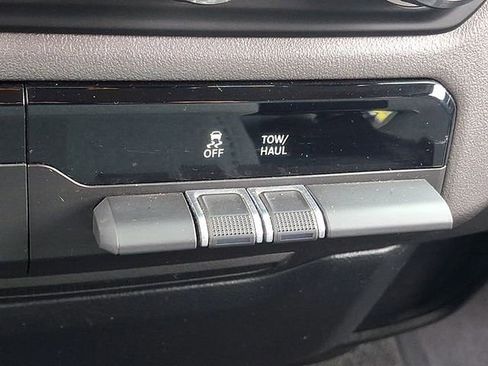 Used 2020 RAM 1500 Big Horn AWD/4WD image 25