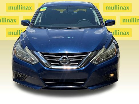 Used 2017 Nissan Altima 2.5 SR FWD image 14