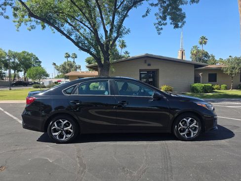 Used 2020 Kia Forte LXS FWD image 3