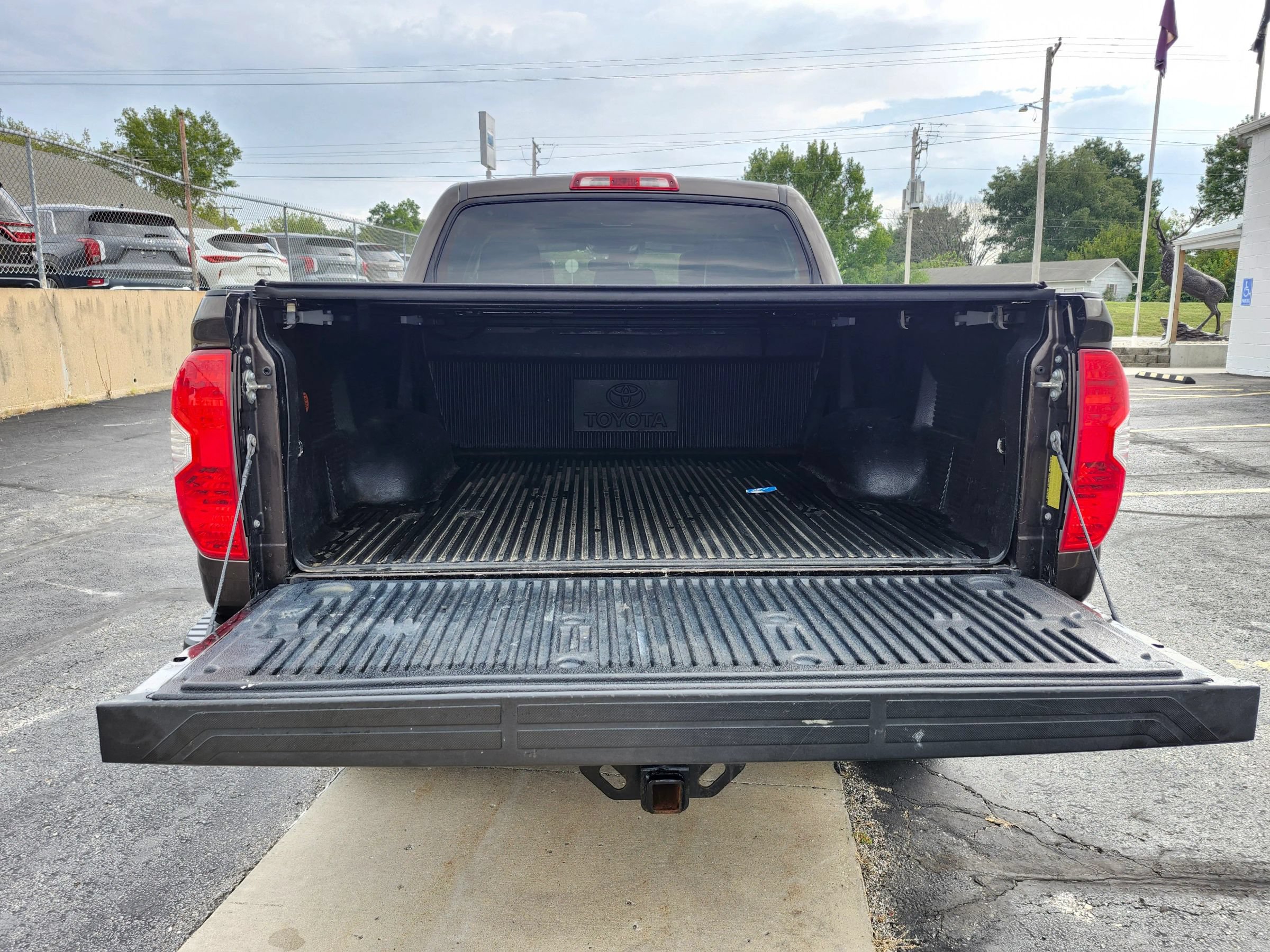 Used 2019 Toyota Tundra Platinum AWD/4WD image 6