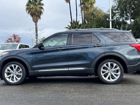 Certified 2022 Ford Explorer Platinum w/ Technology Package image 8