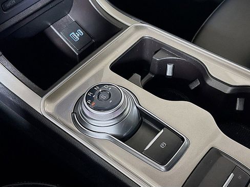 Used 2023 Ford Edge SEL image 16