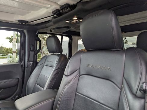 Used 2023 Jeep Wrangler Sahara image 21