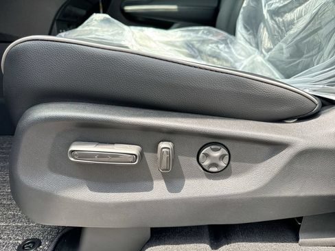 New 2026 Honda Odyssey Touring image 12