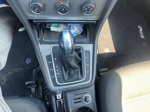 Used 2016 Volkswagen Golf S FWD image 17