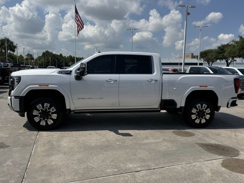 Used 2024 GMC Sierra 2500 Denali w/ Denali Reserve Package AWD/4WD image 8