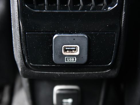 Used 2023 Jeep Compass Sport image 39