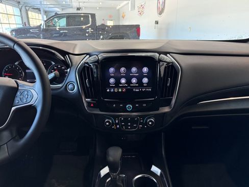 Certified 2023 Chevrolet Traverse LT image 18