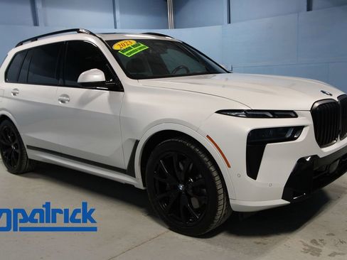 Used 2023 BMW X7 xDrive40i w/ Executive Package image 1