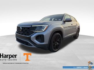 Used 2025 Volkswagen Atlas Cross Sport SE w/ Panoramic Sunroof Package video 1
