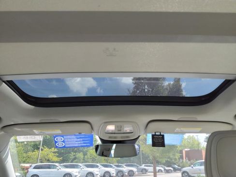 New 2024 Volvo S60 B5 Plus w/ Climate Package image 9