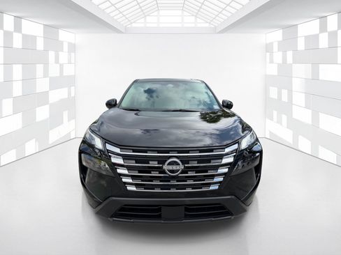 Certified 2026 Nissan Rogue SV FWD image 2
