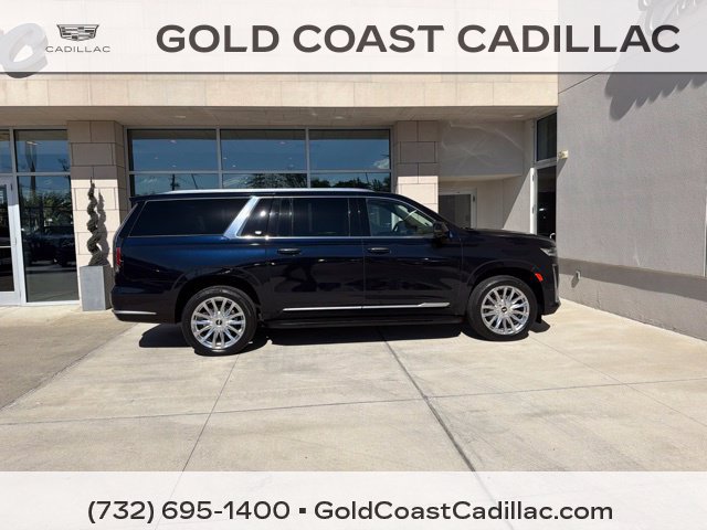 Certified 2023 Cadillac Escalade ESV Premium Luxury w/ Performance Package AWD/4WD image 4