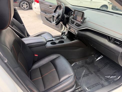 Used 2021 Nissan Altima 2.5 SR FWD image 14