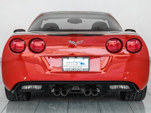 Used 2007 Chevrolet Corvette Coupe w/ Performance Package RWD image 7