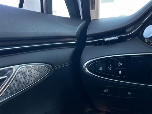 Used 2025 Genesis GV70 2.5T image 18