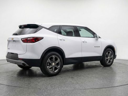 Used 2025 Chevrolet Blazer LT image 9