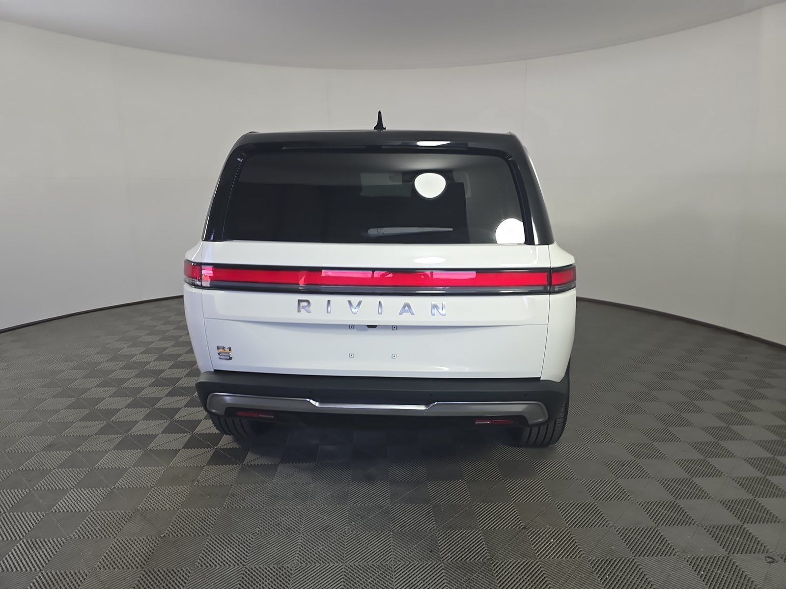 Used 2022 Rivian R1S Launch Edition Quad AWD/4WD image 4