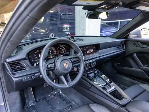 Certified 2025 Porsche 911 Carrera GTS RWD image 4