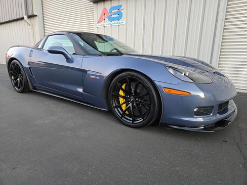 Used 2012 Chevrolet Corvette Z06 w/ 3LZ Preferred Equipment Group image 16