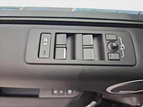 New 2025 Land Rover Discovery Dynamic SE image 30