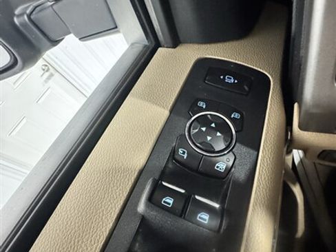 Used 2017 Ford F250 Lariat w/ Lariat Value Package AWD/4WD image 17
