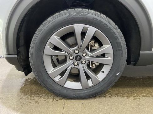 Used 2022 Ford Explorer XLT w/ Equipment Group 202A image 25